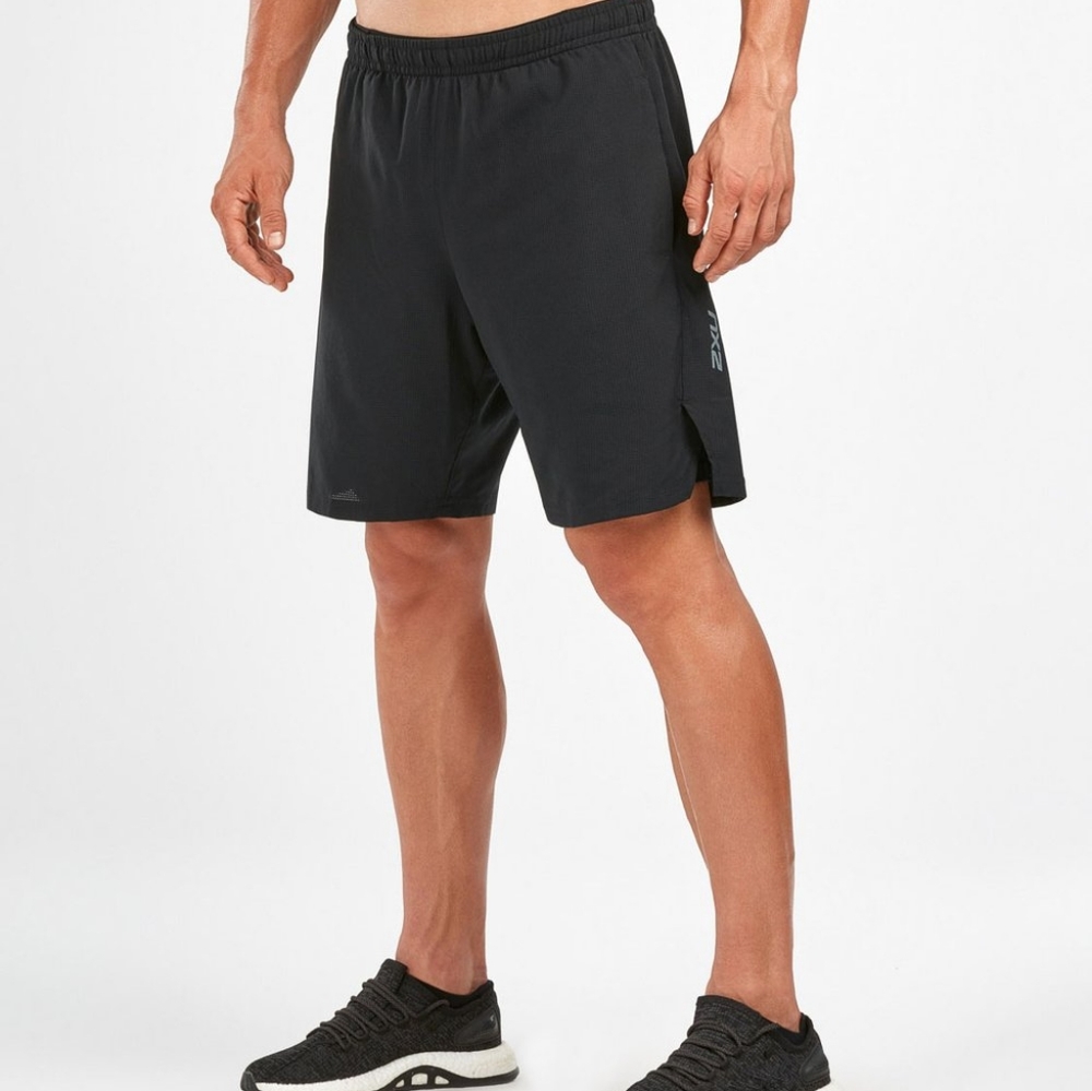 2XU XL 2 in 1  black shorts